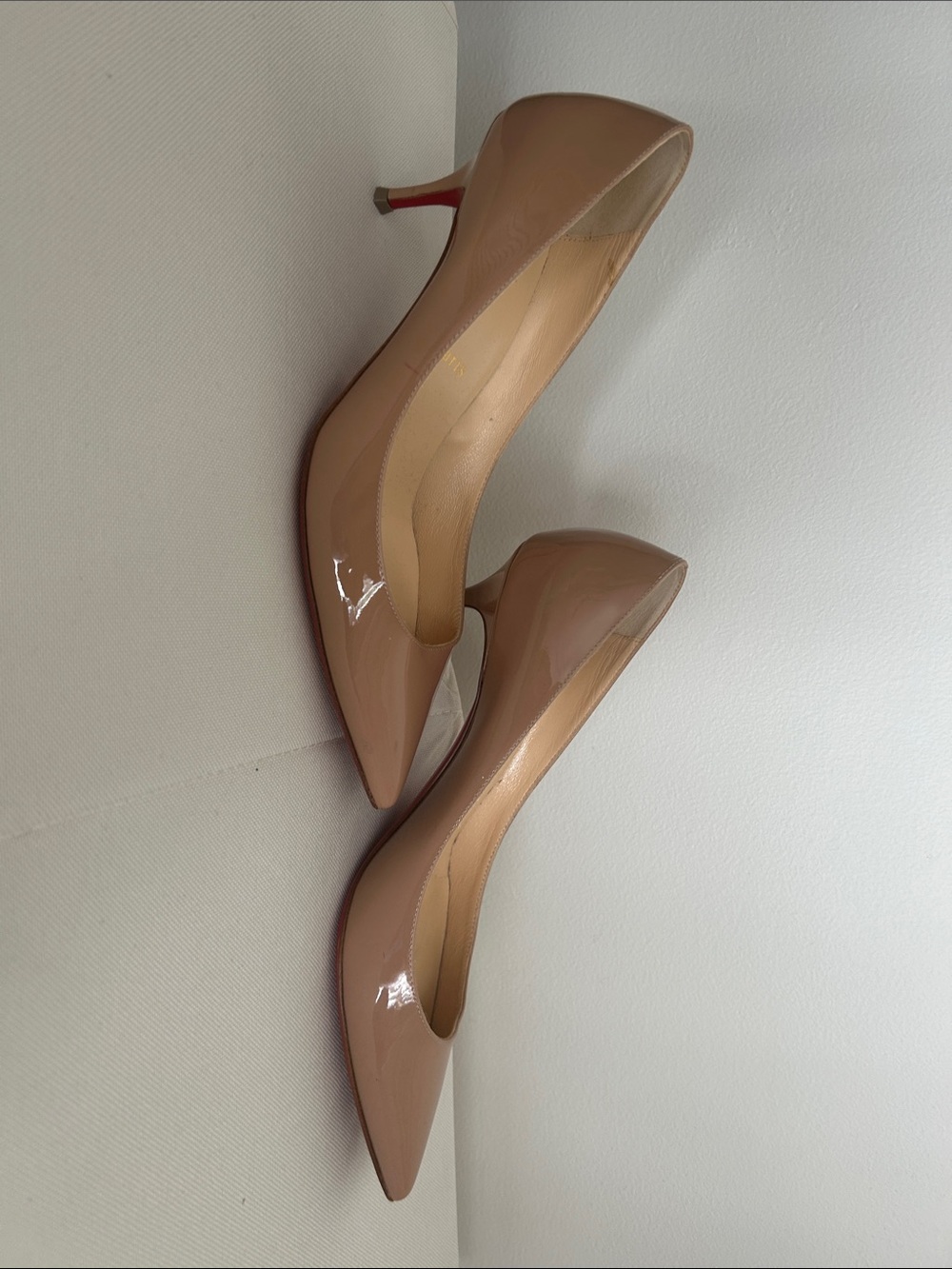 Christian Louboutin So Kate Nude Patent Pointed-Toe Pumps - Picture 2 of 7